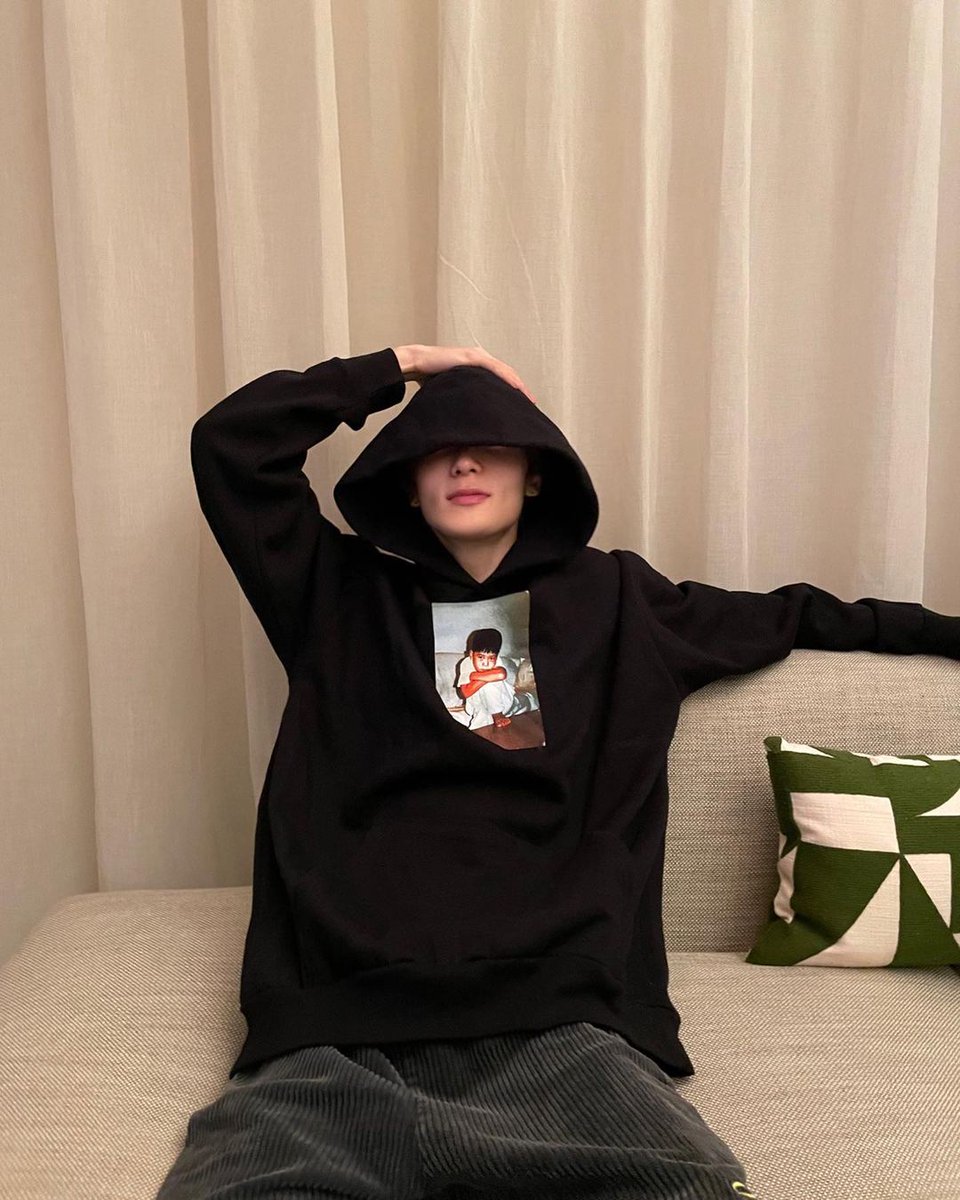 he fell first, but i fell harder.

— by aaeongie