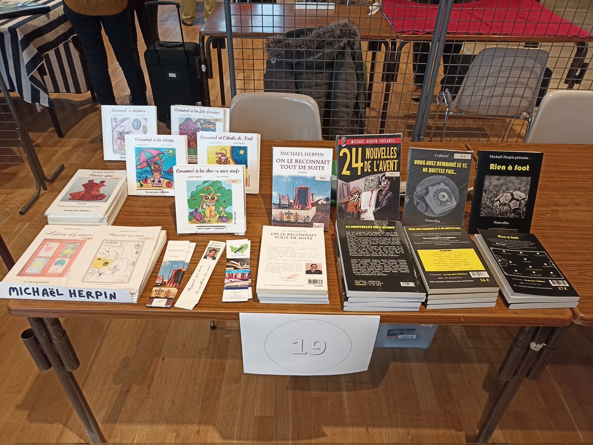 MichaellHERPIN's tweet photo. Aujourd'hui c'est le salon du livre de Le Gua.
#dedicace #rencontrelecteurs #vousavezdemandele17nequittezpas #rienafoot #onlereconnaittoutdesuite #histoirescaramel  #nouvellesnoires #nouvelleaquitaine #charentemaritime @aumotpreseditions @histoires_caramel_officiel https://t.co/XBgbSemd5N