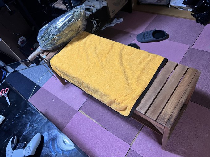 今日は1日家にひきもこって部屋の掃除したり椅子を組み立てたり積み石で遊んだりロウリュウで使えそうなものを考えたりしてました( ˘ω˘ )お風呂入ったら流石にお絵描きします(午後からって言ったやん) 