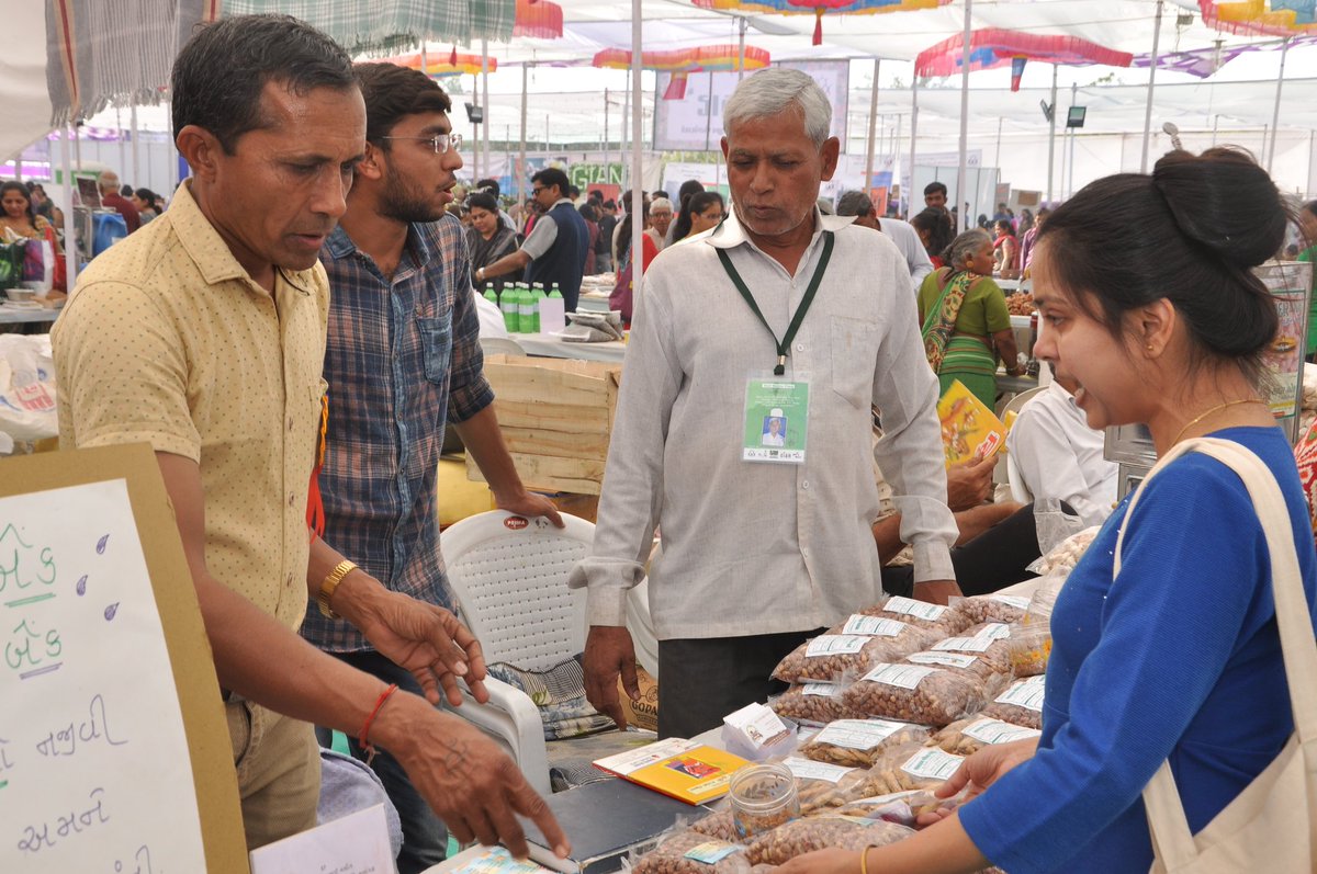 SRISTIORG's tweet image. #Sattvik2022 
23-26 दिसंबर 2022

पारंपरिक व्यंजनों का महोत्सव में आप सभी को @SRISTI संस्था आमंत्रित करती है। इस महोत्सव में आप 400 से अधिक पारंपरिक व्यंजनों के स्वाद की मजा लेने के लिए आप सभी का स्वागत है। 

@honeybeenetwork @giangujarat @anilgb @chetanvpatel