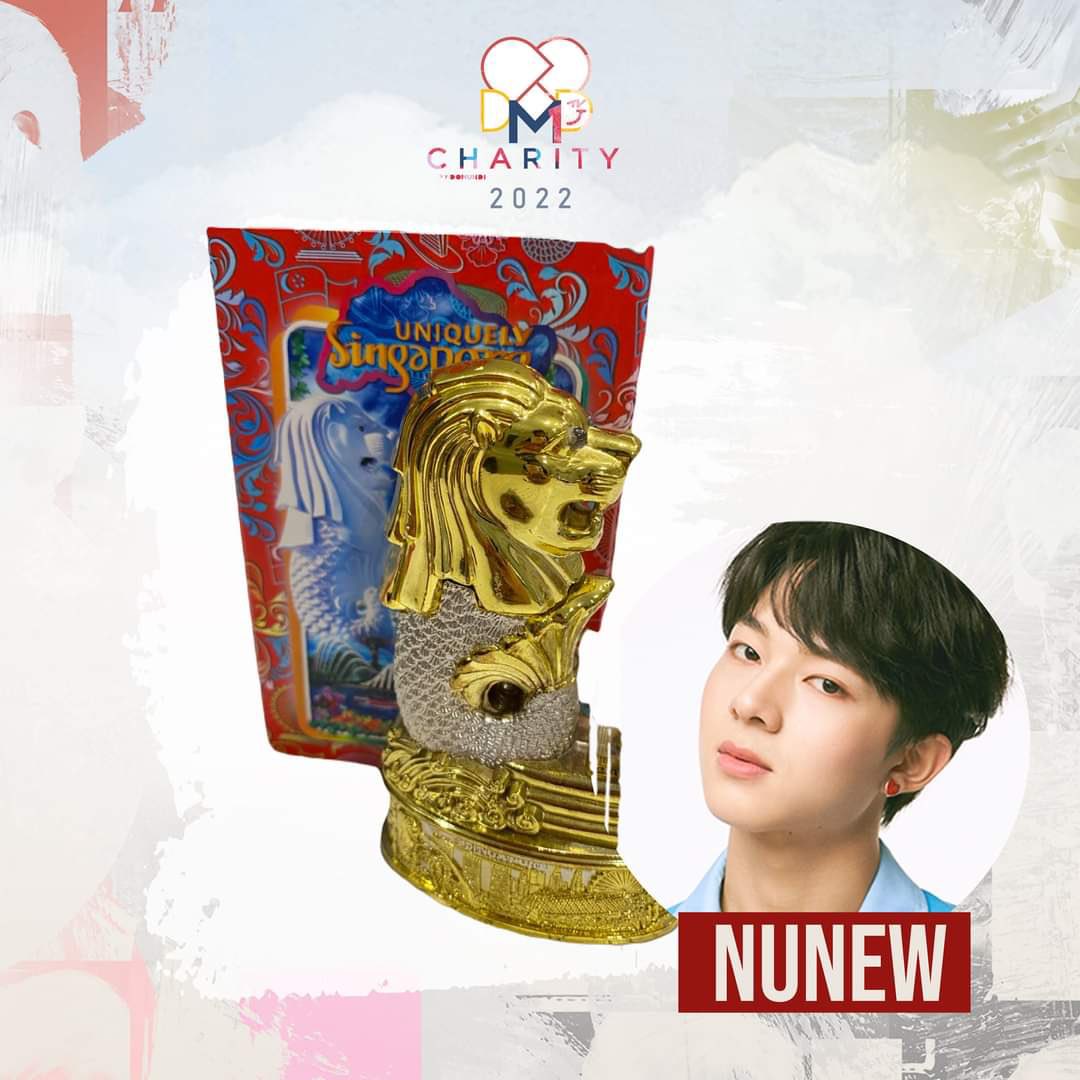 emi_zeeme's tweet photo. Remember when nunew get student exchange to singapore when he was young, probably 14 y.o , 
He brought this merlion and take care of this rare merlion item. This merlion statue has a sweet memories for him 
Lets give good price for charity 
DMD SATHU #DMDCharityDay https://t.co/lnein8HRI9