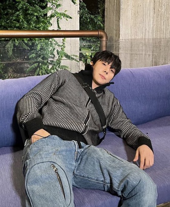 hvymkme's tweet photo. 생일토요일소년 🎂💐🐶 ,- @ toil1204 
🗯️— 28 ขวบละพี่โทอิลเป็นเด็กดีกับเพื่อนๆนะ แค่นี้ละ ( #HappyToilDay ) https://t.co/B2Wafz3RKG