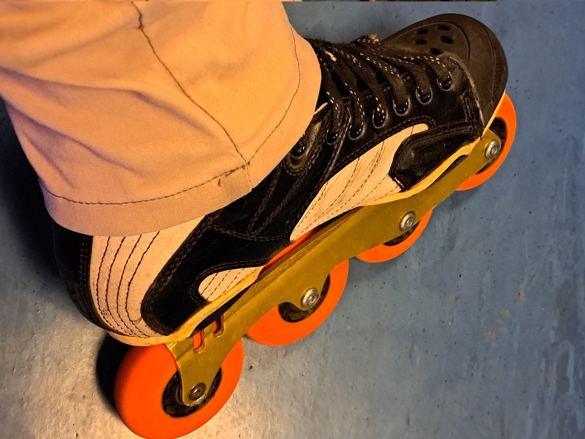 wkeithway's tweet photo. Couples skate. I am solo. Discrimination? No. Motivation. Motivated to sample more vodka. https://t.co/ErBDCXSpvd