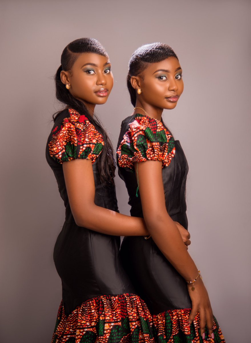 KapulaMerry's tweet photo. Toujours un jour mais pas toujours ce jour 🎉🎉🎊. Pétillant anniversaire à ma jumelle et moi .  Merci papa God 🥰🎉 https://t.co/CWhO8NEjRv