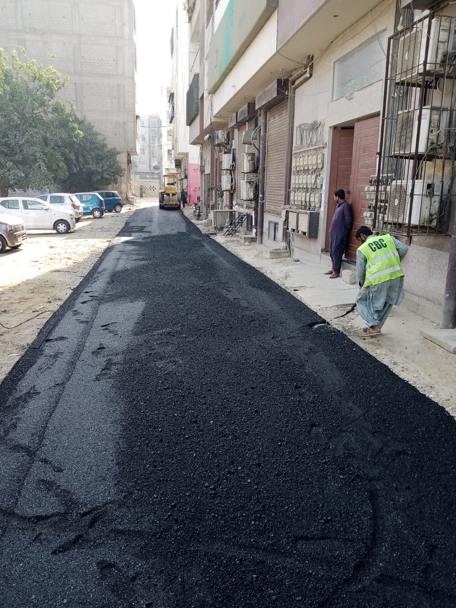 BoardClifton's tweet photo. Recarpeting of road at 12th lane Bokhari comm phase-VI
“Sunday working”
#Clifton #DHA #CBC #KarachiSindh #Pakistan #canttboardclifton #CBCserve #engineering #developmentworks #maintenanceworks #constructionWorks #buildEnvironment https://t.co/TFxAhP0Ksk