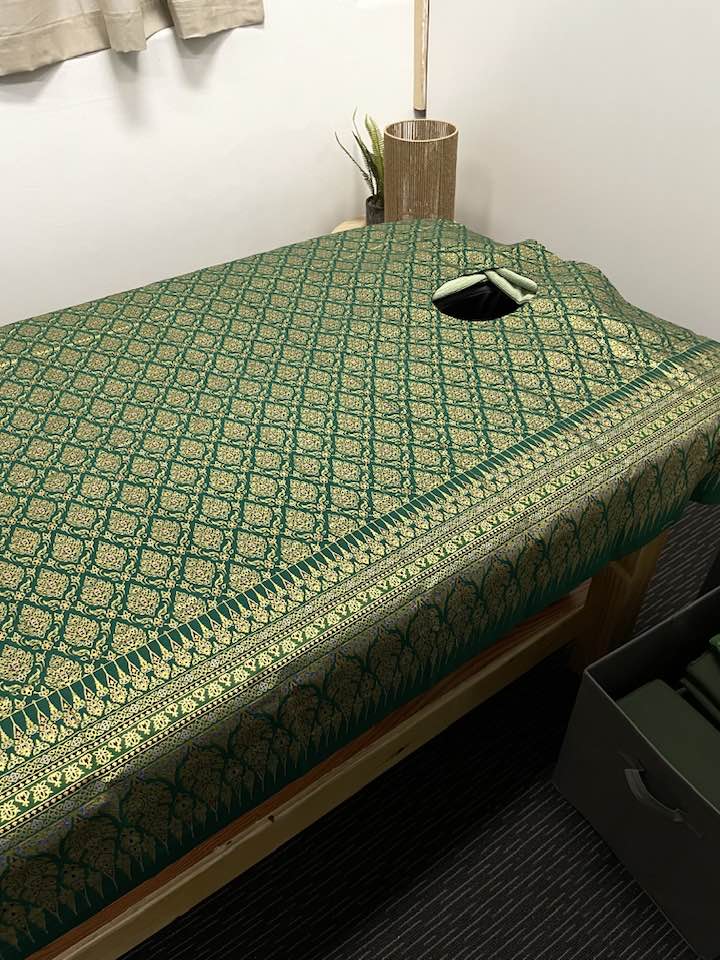 AUS_ultrastyle's tweet photo. Ultrastyle Custom Made Thai Massage Table
Base: Natural Pine gloss finish. Flat rack.
Top: Black.

Ultrastyle Massage And Salon Supplies
Reservoir, VIC 3073
☎️ +61 04500 17238
https://t.co/j0ATZyzd6c
Hashtag #Ultrastylemassage  #remedialmassage #thaimassage  #relaxationmassage https://t.co/yrQiod8wdb