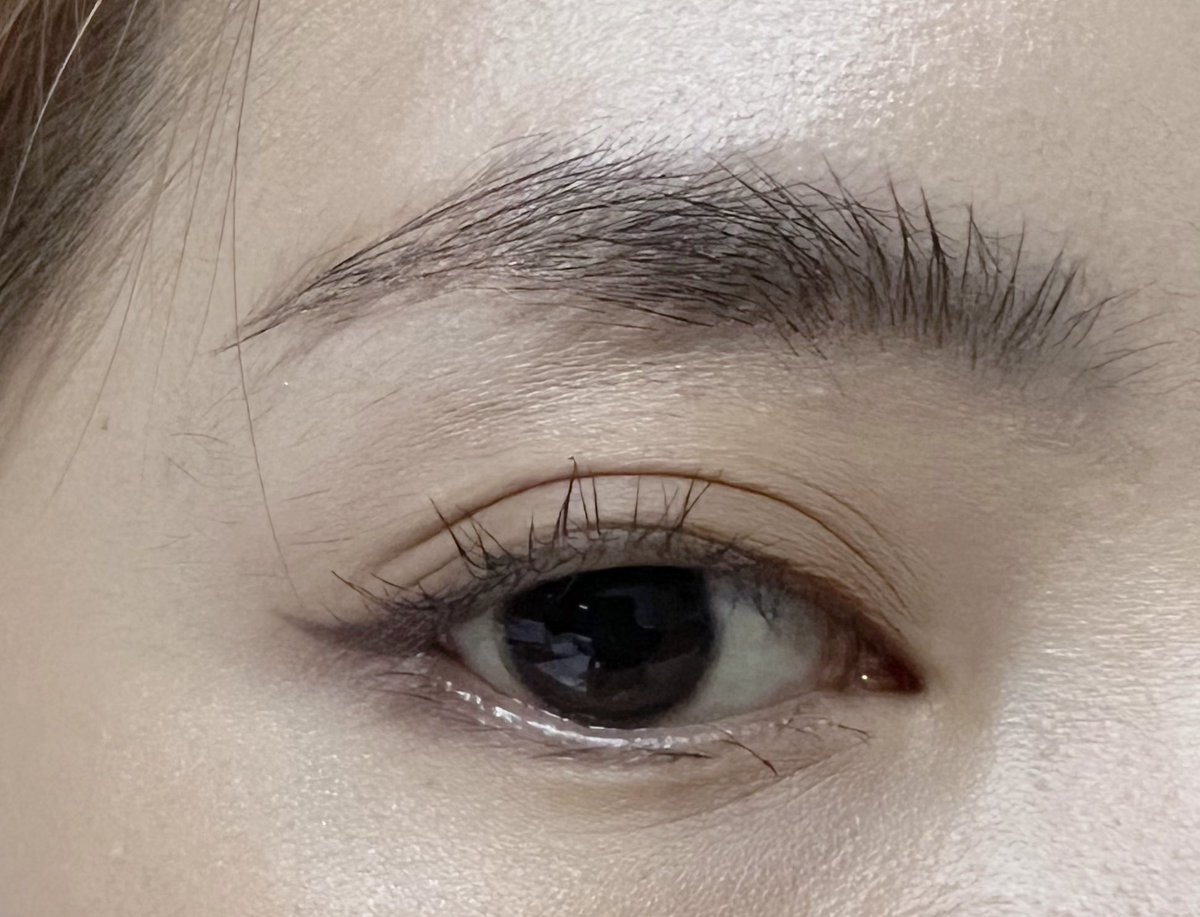 NUT26721's tweet photo. อายไลเนอร์ lilybyred สีใหม่ 03 ash taupe ธรรมชาติมากก สีเหมือนจะอ่อน แต่กำลังดีเลย ตาไม่ดุ ไม่ต้องแต่งตาเยอะ สีใช้ได้ทุกวันอ่ะ ไม่หลอกตา ได้มาตอนเซลล์ 230 กว่าบาทเองงง ติดทนมากด้วยย #ไว้รีวิวห้ามขายของโว้ยย #ใช้ดีบอกต่อสิว #ใช้จริงรีวิวจริง https://t.co/NUqGdyop7Y