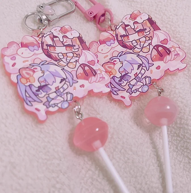 MID先生(@ DoA_3d)から最高にかわいいグッズをお迎えしました～～～!!ニシミトアクキー本当に本当にかわいいです……うるうるしてる… 