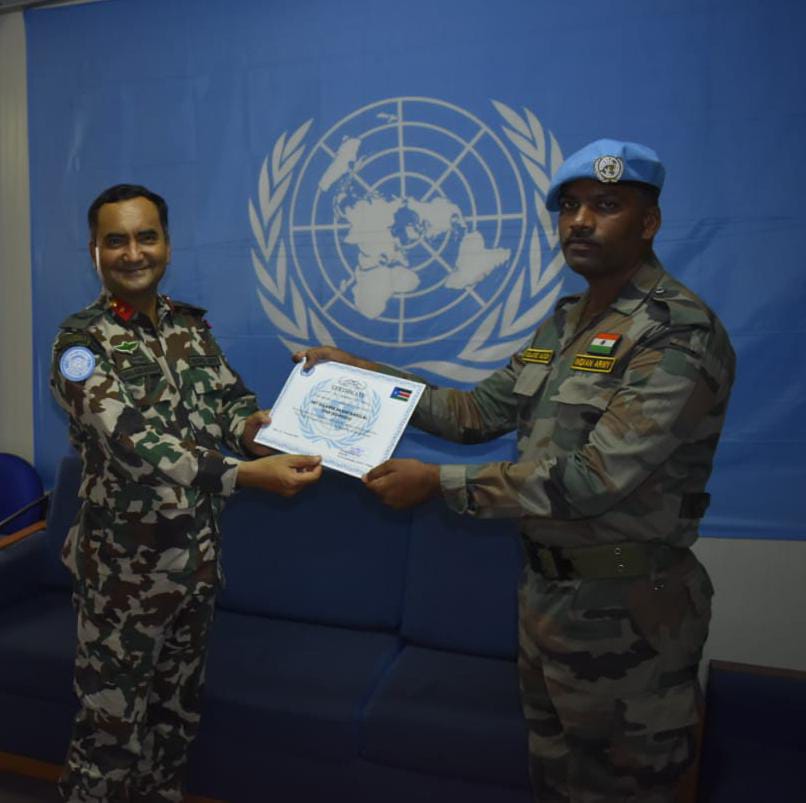8 BIHAR CONTINUES TO SHINE IN SOUTH SUDAN 

8 persons of INDBATT - II  were awarded with  Commander's Certificate of Appreciation by Brig Gen Dhruba Prakash Shah, Cdr SEAST for their exceptional performance and devotion towards duty.
Following meritorious individuals were awarded