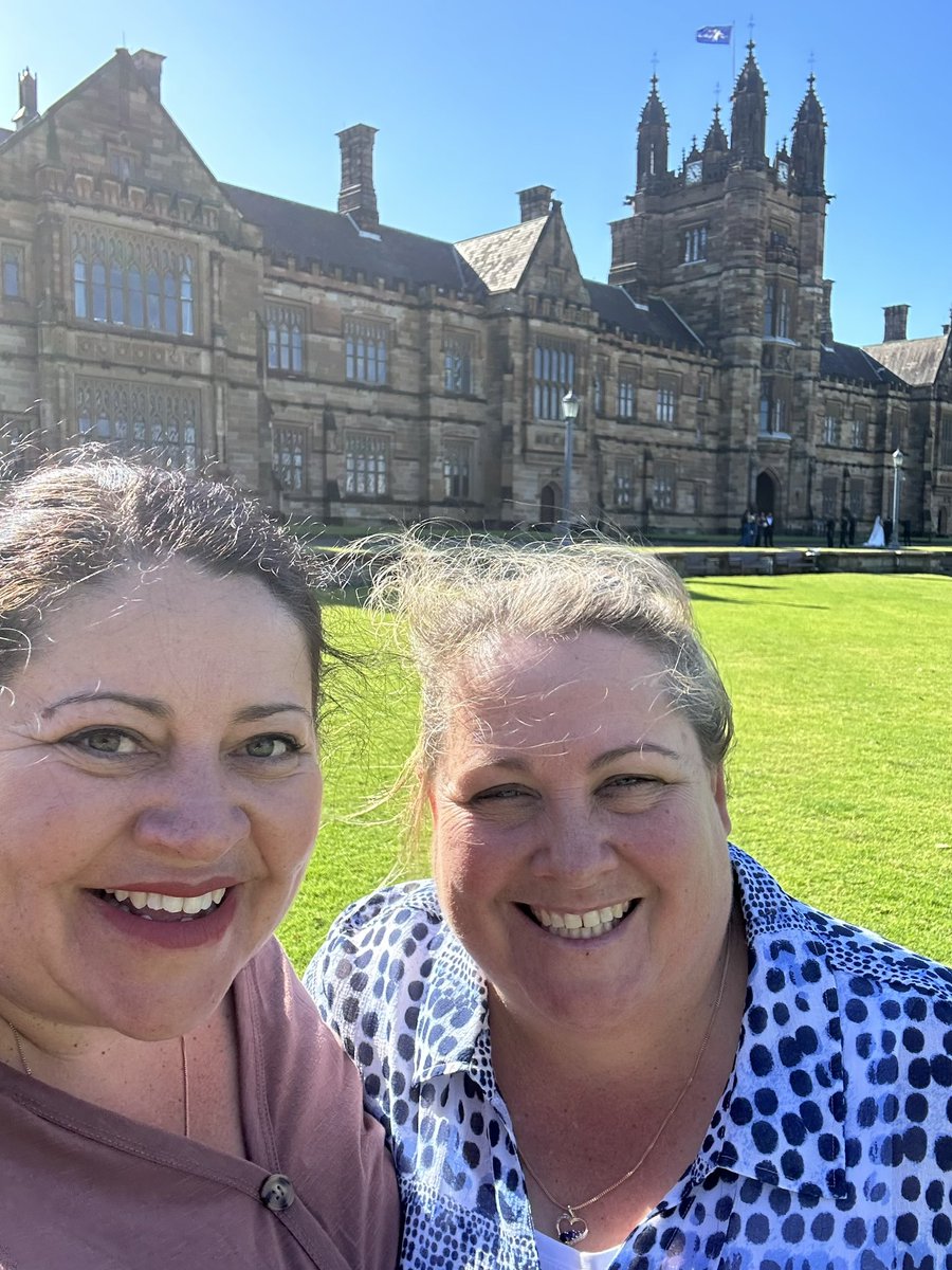 #ASCILITE2022 we made it, the Logan-Fleming’s are in da house! Thanks for hosting, University of Sydney🙏