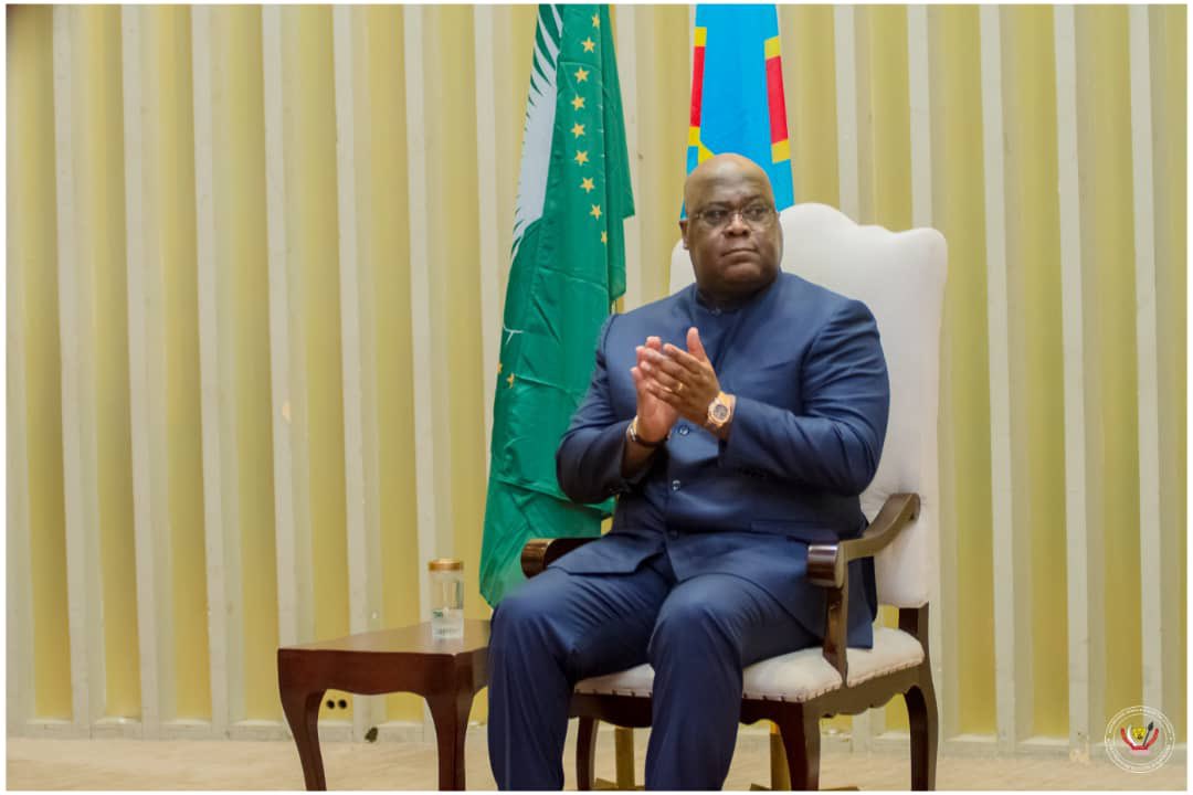 FPubliqueRDC's tweet photo. Sous le haut patronage du Président de la République, Chef de l'Etat, Son Excellence Monsieur Félix Antoine Tshisekedi Tshilombo, le Vice-Premier Ministre, Ministre de la Fonction Publique @LihauEbua a solennellement présidé ce samedi 03 décembre 2022 la double cérémonie 1/2 https://t.co/yKwaTsYgPX