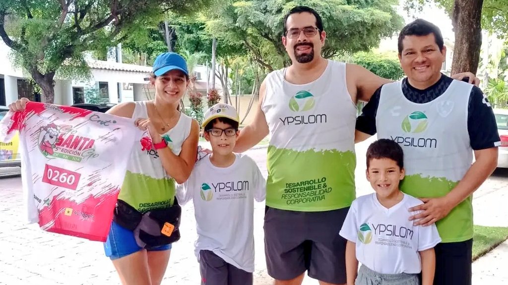 YpsilomRSE's tweet photo. YPSILOM es auspiciante de la carrera benéfica #GoSantaGo 🎅 que recauda fondos para reconstruir una escuela en Samborondón. https://t.co/rbhLW84fd0