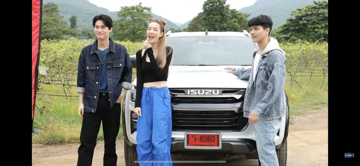 suphattra_aa09's tweet photo. นิกกี้:นี่คือตัวแทนไบร์ทที่มาดูแลวิน        เฟย: ไบร์ทเปลี่ยนไปเยอะเลยเนอะ        ฉายานิกกี้ตัวชงต้องมาแล้วป่ะะ                                    Win x Isuzu #IsuzuMagicEyes #IsuzuSnapCapturae https://t.co/w9M54AaVw6