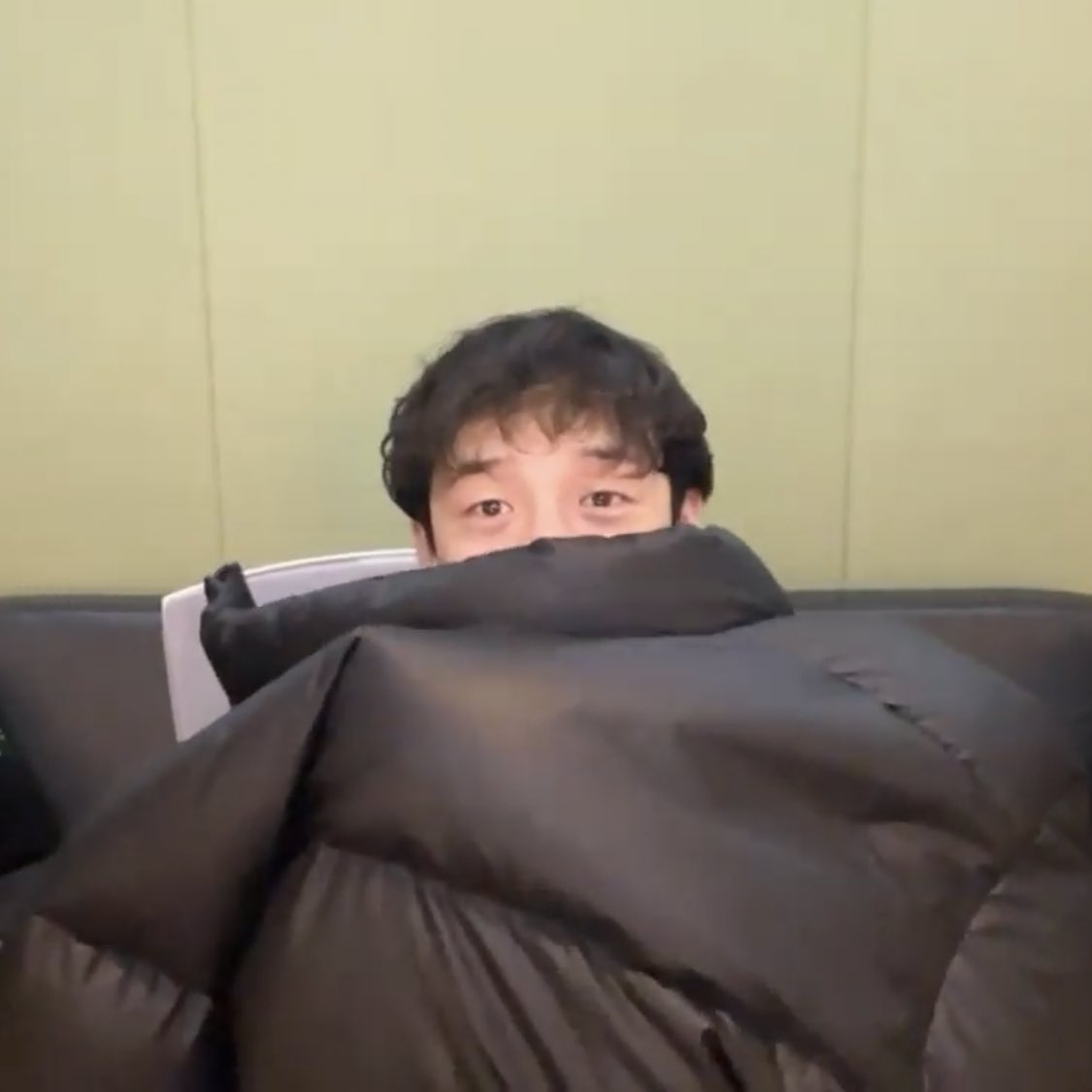 thankfulforchan's tweet photo. he’s so cute.. curly bareface chan is so cute.. I’m in tears https://t.co/xSMeCzImE0