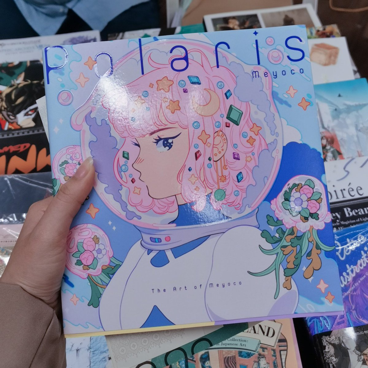 yilintyl's tweet photo. Saw @meyoco_ 's artbook at Kuala Lumpur Artbook Fair #KLABF
SO STUNNING 😍😍😍 https://t.co/0bfik9oc0Q