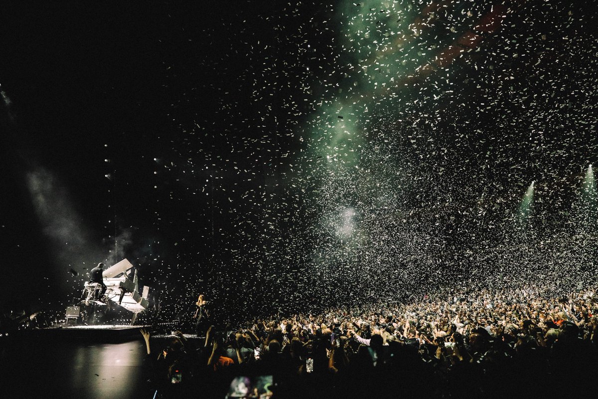Adele tweet media