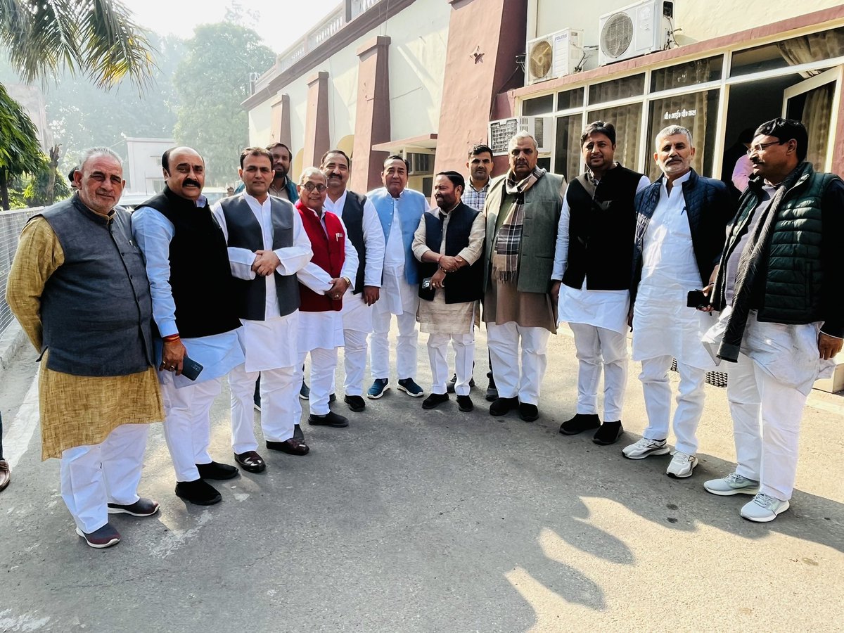 Yograj_sngh's tweet photo. मुज़फ़्फ़रनगर 
निष्पक्ष चुनाव कराने कि माँग को लेकर चुनाव पर्यवेक्षक से मिले गठबंधन के नेतागण !
#विधानसभा_उपचुनाव_खतौली https://t.co/GUJ2dyCd7T