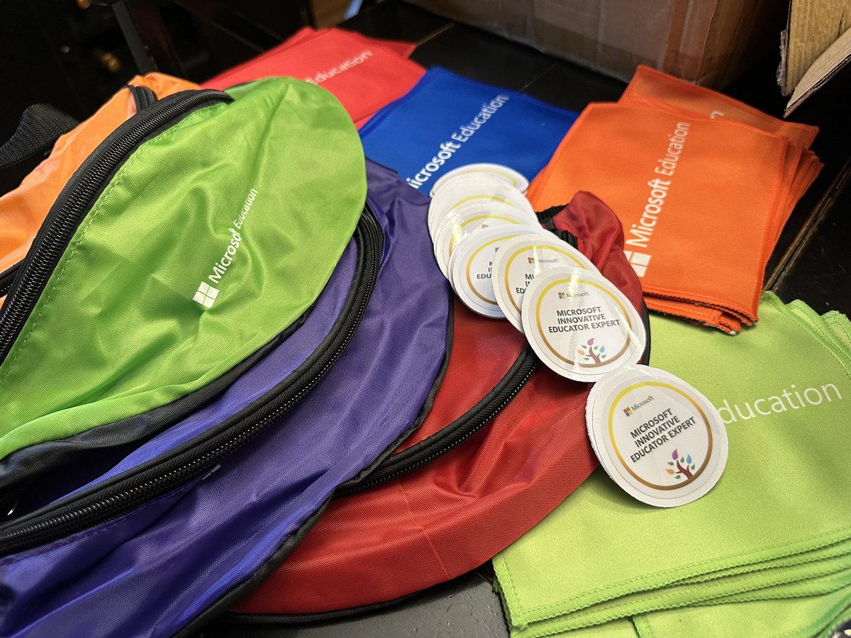 Becky Keene 🦋 tweet media