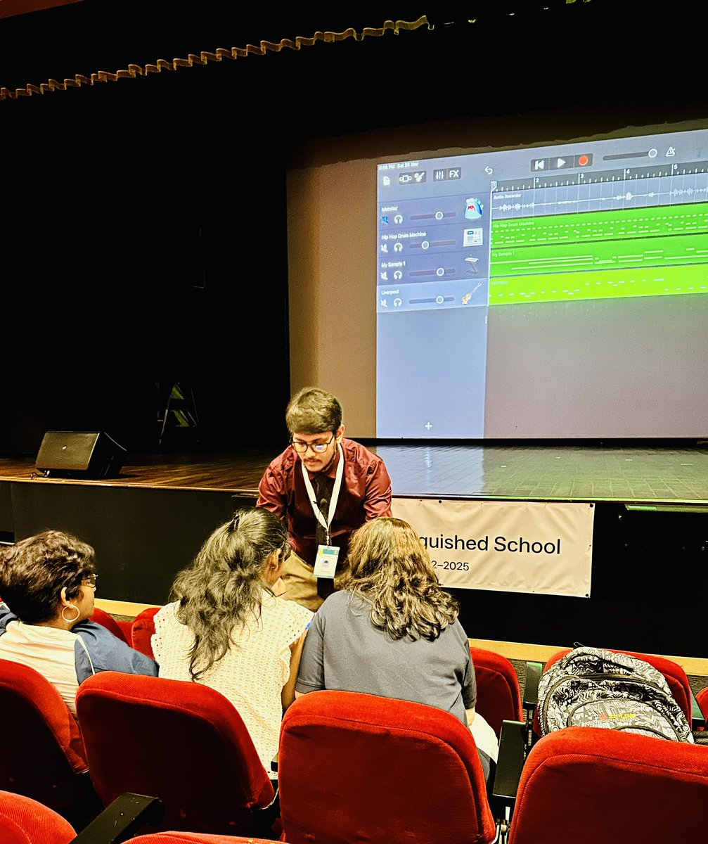 midstofinquiry's tweet photo. Music at your fingertips @oismumbai Conducted a session on #garageband Together we explored #AppleLoops #Podcasting #VoiceSampler and did a fun activity by recording and applying different voice effects. #COL2022 #OISCOL22 #celebrationOfLearning #OISEdTech @Wrightstufmusic https://t.co/NcEQkP9S92