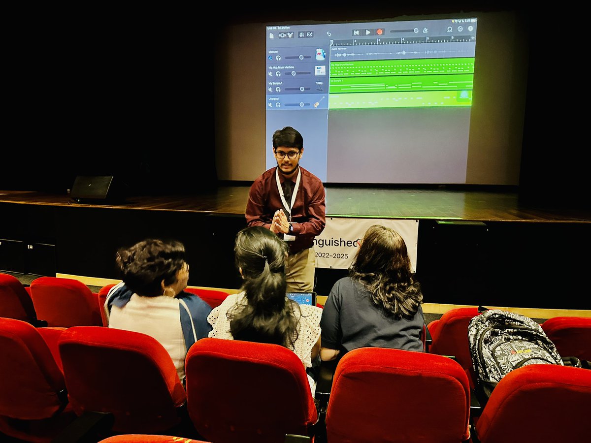 midstofinquiry's tweet photo. Music at your fingertips @oismumbai Conducted a session on #garageband Together we explored #AppleLoops #Podcasting #VoiceSampler and did a fun activity by recording and applying different voice effects. #COL2022 #OISCOL22 #celebrationOfLearning #OISEdTech @Wrightstufmusic https://t.co/NcEQkP9S92