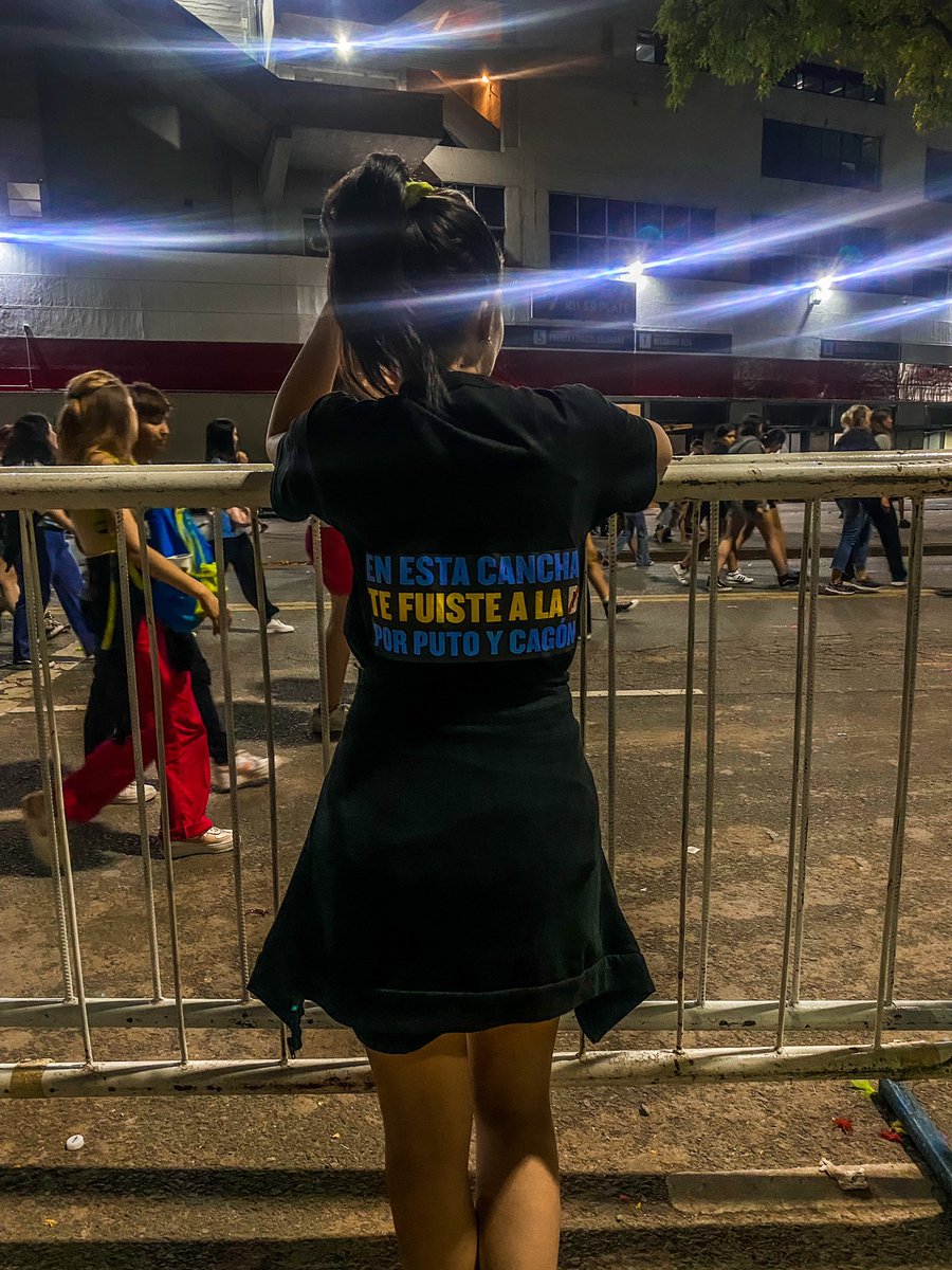 martidege_'s tweet photo. yo piso riber con mis propias condiciones y al q no le gusta es porq descendió https://t.co/SgcwZ9RGHz