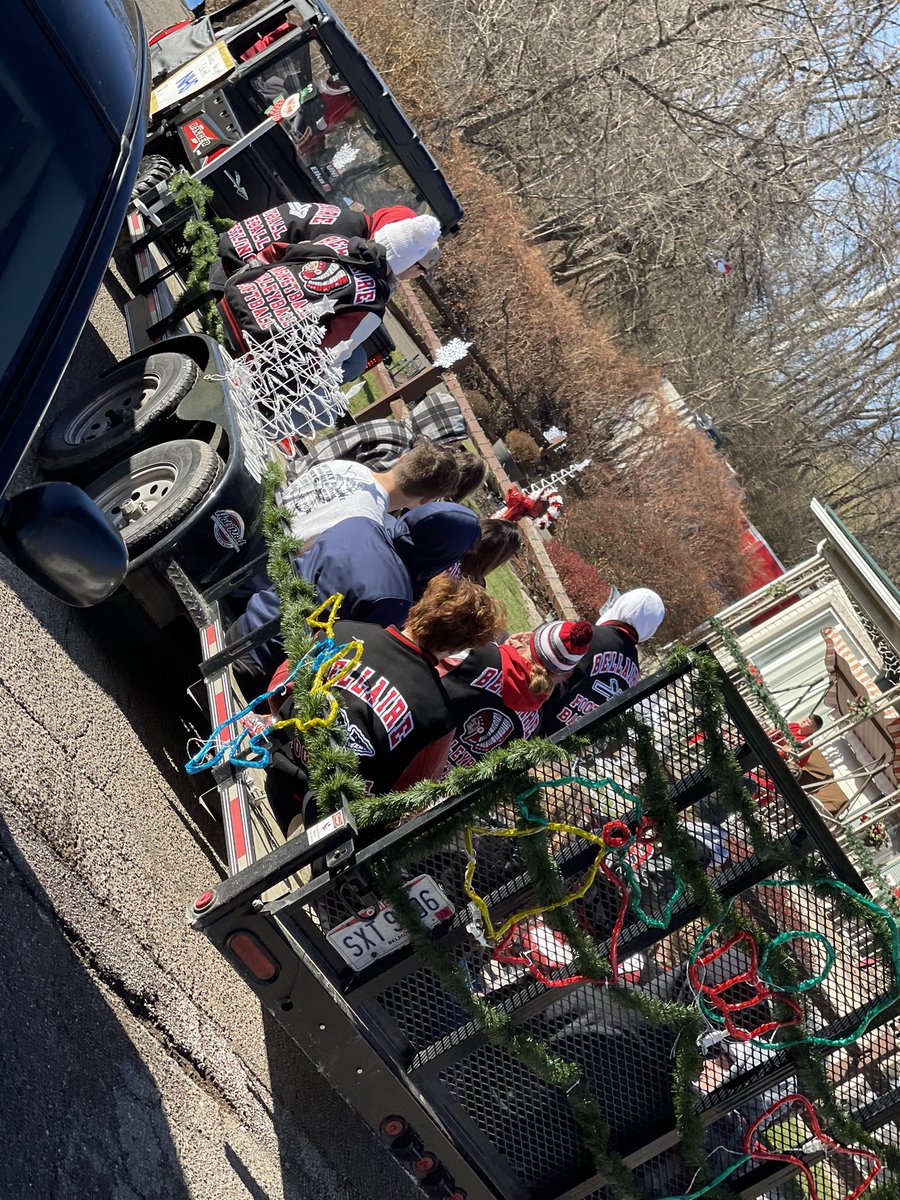 neffsporter's tweet photo. A couple shots from the Metropolis of the Neffs, 2022 Christmas Parade, returning after being shuttered for a few decades.  Great turnout. Thanks #Post77 #Americanlegion #Ladiesaux https://t.co/owCHROJcqH