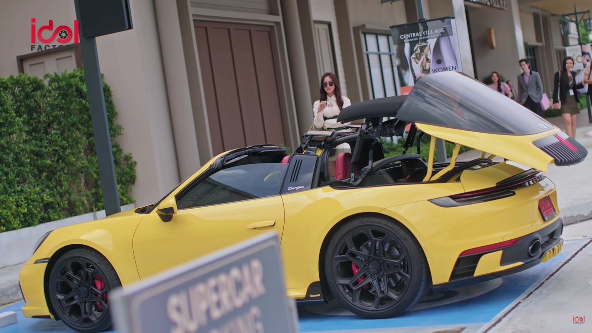 เผื่อบางคนยังไม่รู้ว่าซีรีส์gapที่หวีดๆแล้วตกคนนอกด้อมได้อยู่เนี่ยคือซีรีส์นี้ไม่มีสปอนเซอร์เข้าเลย🥲 ผู้จัดเขาลงทุนเองหมดเลยเพราะไม่มีเจ้าไหนมาสปอนให้ ไม่รู้เพราะทำไมเหมือนกันหรือเพราะเป็นซีรีส์glเขาเลยไม่กล้ากัน ล้มลุกคลุกคลานกันมาตั้งเท่าไหร่ ต้องชื่นชมบอสเซ้นพี่เชนให้มากๆนะคะ