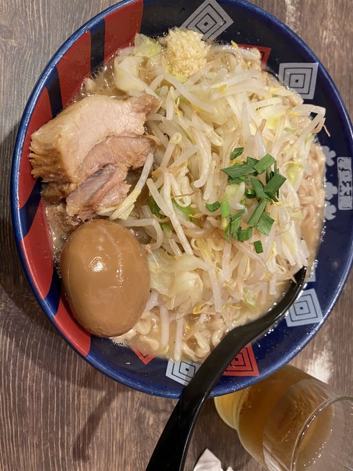 走ってラーメン食べる人です 