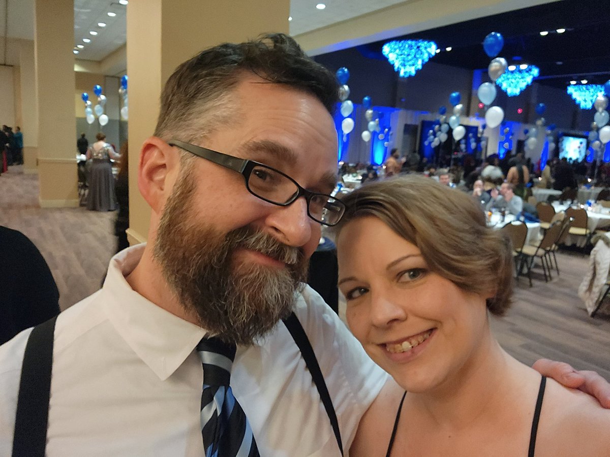 simonlex's tweet image. Got super fancy for my work's Christmas party tonight! I tried super hard to pull my look together and happy with the way it turned out!