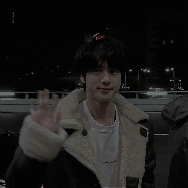 GRusdemova's tweet photo. İyiki doğdun Jin💜İyiki varsın hep mutlu ol çünki her şeyin en iyisins layıksın 💜#happyjinday https://t.co/SzPc0bVfpX