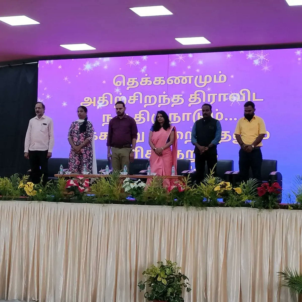 kgcascollege's tweet photo. Mega Job Fair 2022
Attend the job fair now and collect your offer letter immediately!
#KGiSLEdu #Jobs #careers #coimbatore #Jobfair #vijaysethupathi #KGiSLlIIM #KGKiTE #KGCAS #Pollachi #KGiSLMicrocollege #coimbatore #MegaJobFair2022 https://t.co/vXmOsbHP5g