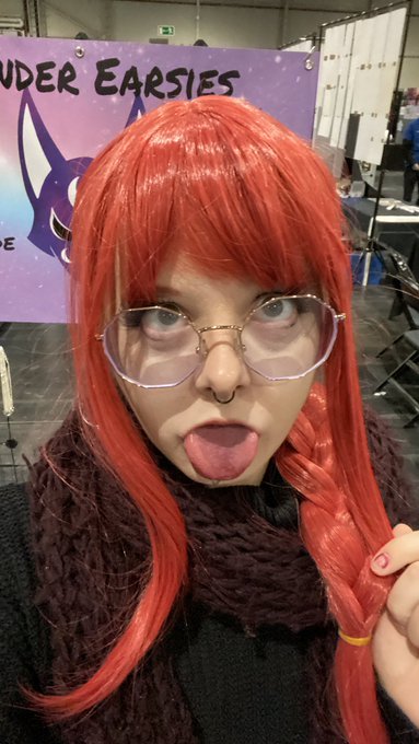 heute als makima in weihnachtsdress auf der @GermanComicCon  kommt vorbei und lasst euch am stand mit<a class="tags" target="_blank" title="On Twitter" href="/?out=eyJ0eXAiOiJKV1QiLCJhbGciOiJIUzUxMiJ9.eyJpYXQiOjE3MjE5NTM2ODEsImlzcyI6InR3cG9ybnN0YXJzLmNvbSIsIm5iZiI6MTcyMTk1MzY4MSwiZXhwIjoxNzUzNDg5NjgxLCJyZWRpcmVjdF91cmwiOiJodHRwczovL3R3aXR0ZXIuY29tL0dlcm1hbkNvbWljQ29uIn0.qMc3mXEcezxtNSaqlhiKaFhcq7M0JkTNBlJDrMvVJPRQGuRcUlns7YMTKNbgpthyP2JJ7B2wSfxEoPWI5HxvUg">@GermanComicCon</a><a href="/tag/ahego"class="tags"><span>#ahego</span></a><a href="/tag/lewdtuber"class="tags"><span>#lewdtuber</span></a><a href="/tag/makima"class="tags"><span>#makima</span></a><a href="/tag/makimacosplay"class="tags"><span>#makimacosplay</span></a>