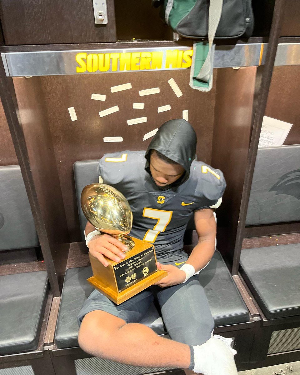 Cjwillis_'s tweet photo. went out the right way .. on to the next level !! 🙏🏾@CoachPope90 @Thescottlashley @_CoachKThompson @ALCORN_COACHJP @joemoreno_USM @King_Bulldozer @QBTPetty @SCumbie_LaTech @PrepRedzoneMS @247Sports @pauloturner80 @PJ247Sports @nyjadus https://t.co/yQuaQaoaw8
