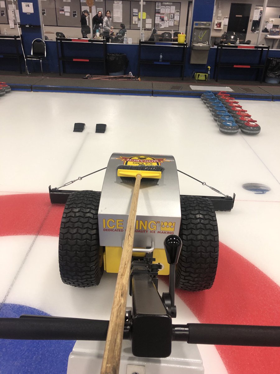 kmac_curler64's tweet photo. Day2 of the #KingCash draw8 in Maple Ridge #JWspecial #icetechlife #curling #pacificcoasticemaking https://t.co/GCbpNS6inT