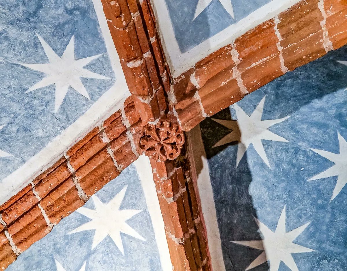 kupafoto's tweet photo. STAR SKY
Ambit rajské zahrady strakonického hradu.
#advent #StrakonickyHrad #ambit #Strakonice #art #gotic #architecture #history #stars #night #sky
[○°] #PavelKubes #kupafoto #kupstudio #withGalaxy #december2022 #S22Ultra https://t.co/I8o5enok9S
