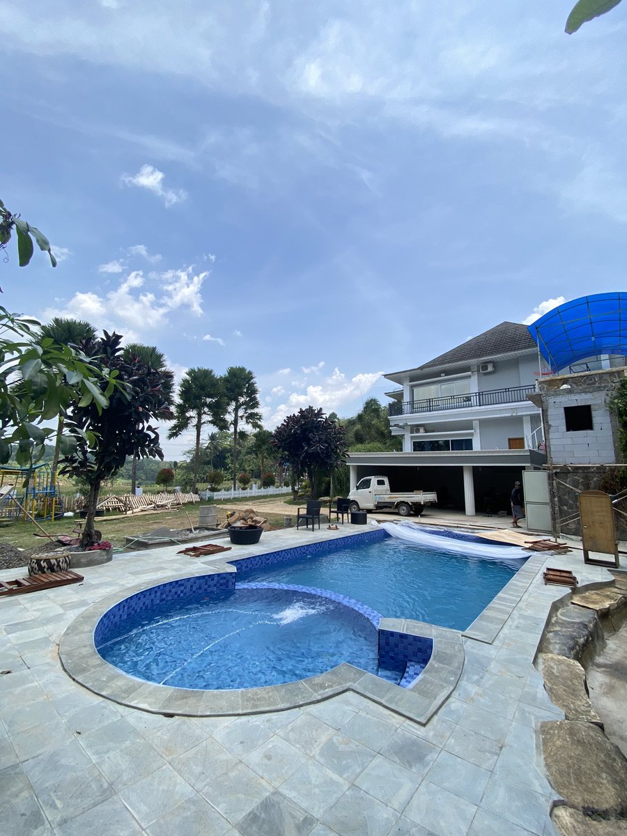 SimpullKacaw's tweet image. Mutualku barangkali ada yg mo bikin kolam renang, dikerjakan langsung oleh kuli jawa berpengalaman. Silahkan tanya2 dulu boleh kok 🤙🏾