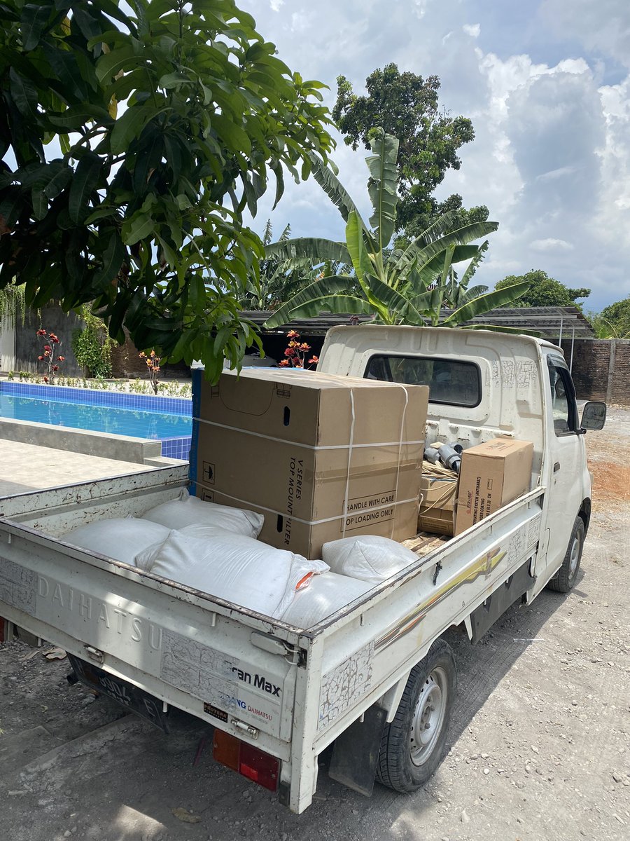 SimpullKacaw's tweet image. Mutualku barangkali ada yg mo bikin kolam renang, dikerjakan langsung oleh kuli jawa berpengalaman. Silahkan tanya2 dulu boleh kok 🤙🏾