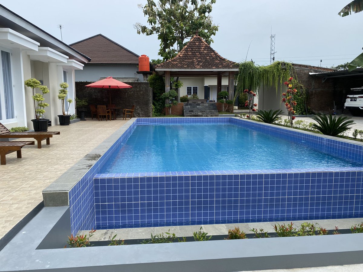 SimpullKacaw's tweet image. Mutualku barangkali ada yg mo bikin kolam renang, dikerjakan langsung oleh kuli jawa berpengalaman. Silahkan tanya2 dulu boleh kok 🤙🏾