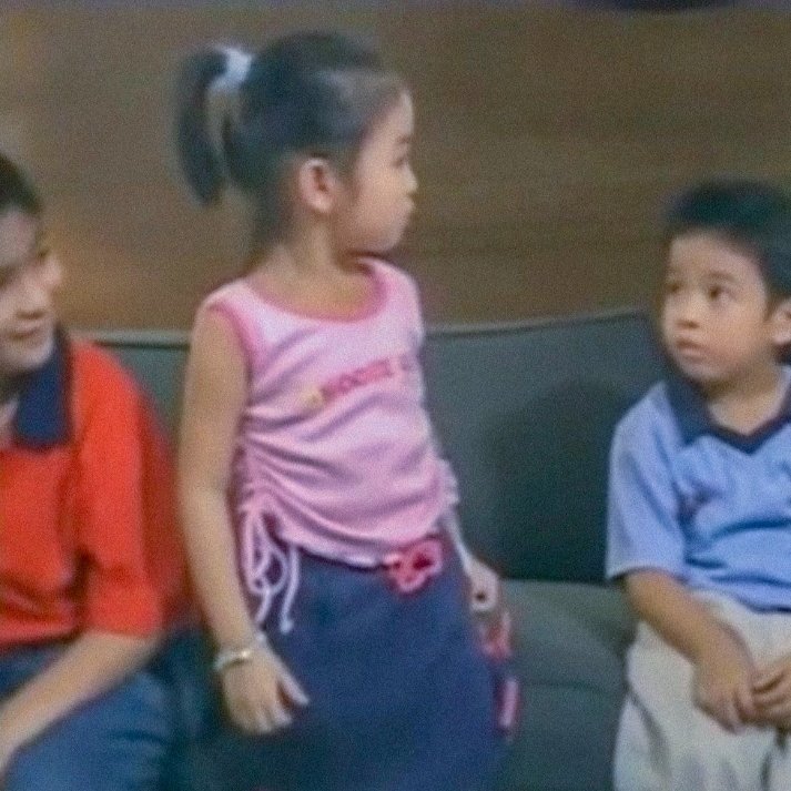 study_w_bee's tweet image. "What are 2 clips that give off the same energy?" 👁️👄👁️