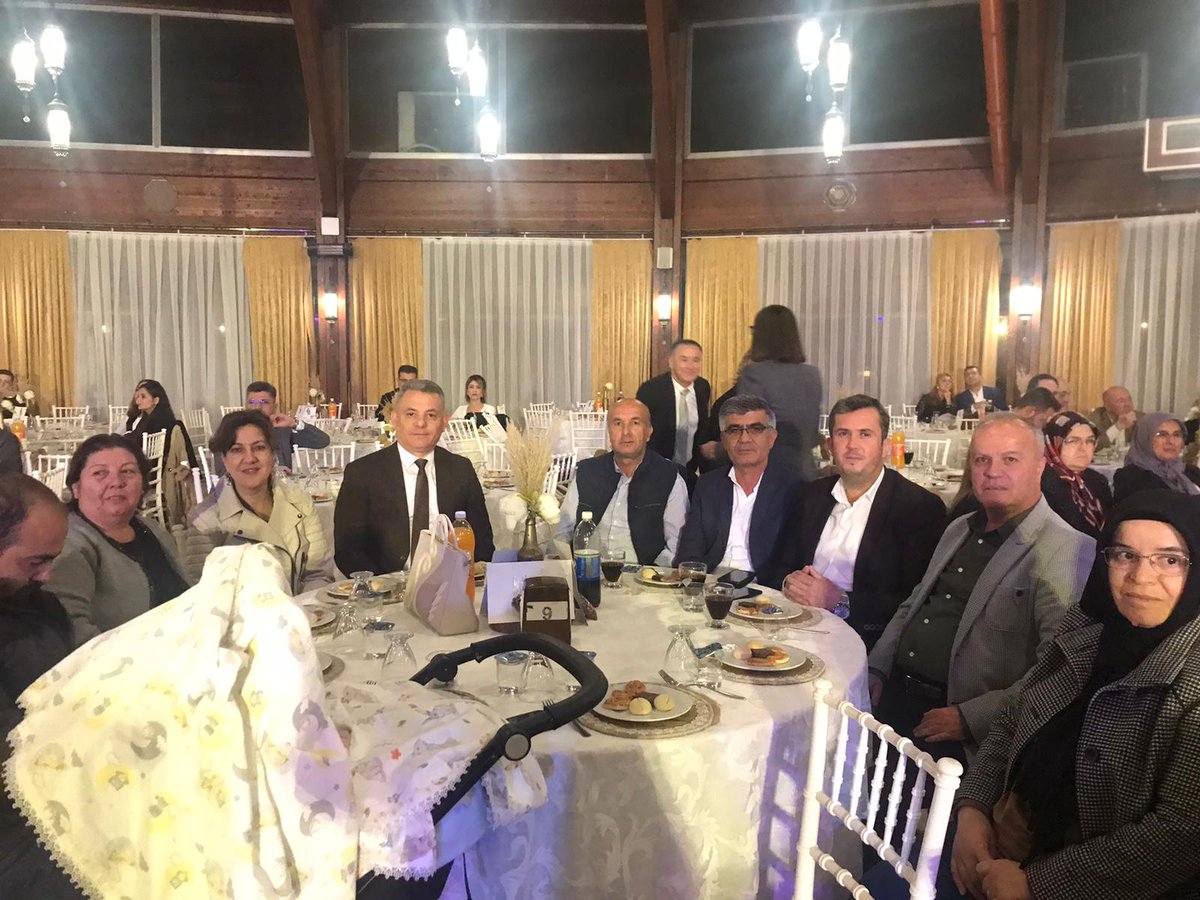 Antalya Esnaf ve Sanatkarlar Odaları Birliği Başkanımız sayın Adlıhan Dere’nin  Kızı Neslihan ve  Arda kardeşlerimizin nişan Merasimilerine katıldık.Her iki aileye hayırlı uğurlu olsun dileklerimizi ilettik.<a href="/adlihandere/">Adlıhan DERE</a>
#kaşesnafodası 
#Aliçalışkan