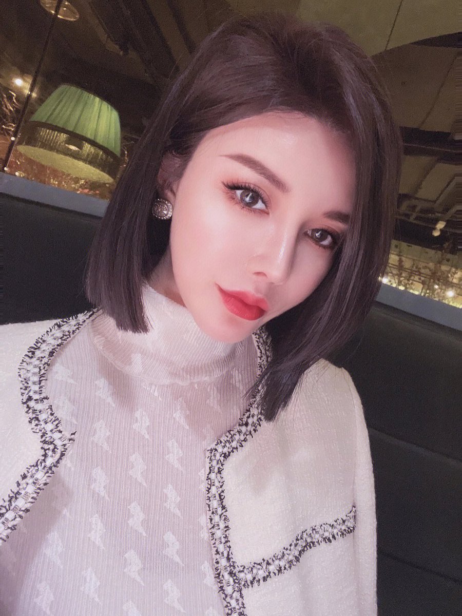 眼神里的渴望，现实总是让你遍体鳞伤！