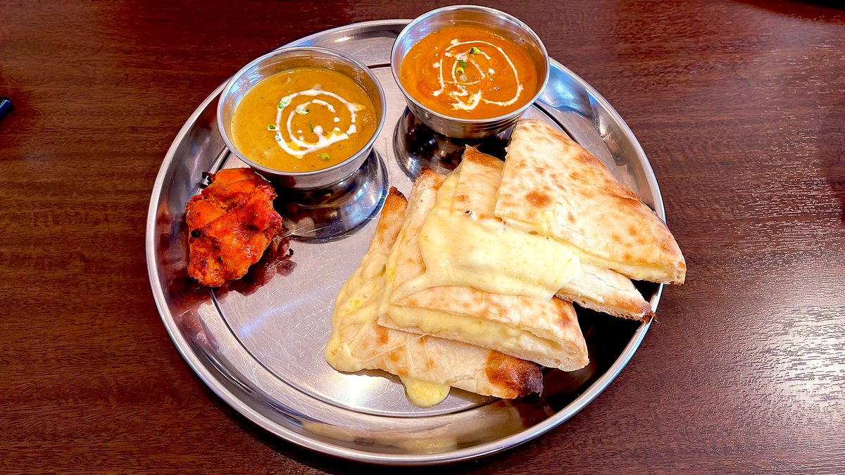 チーズナン食べた🍛

#チーズナン #昼ごはん