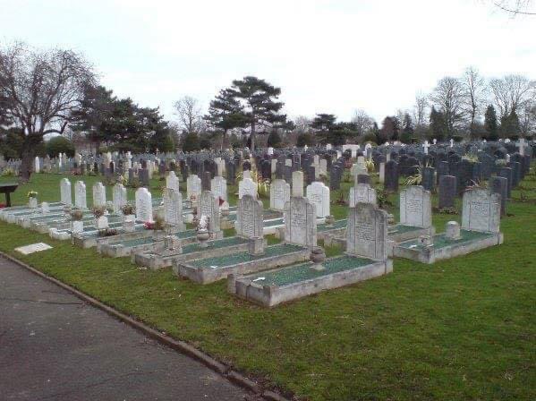 On this day, 71 years ago, 24 <a href="/RoyalMarines/">Royal Marines</a> Cadets of the RMVCC tragically lost their lives in Chatham as they marched through the early evening fog to watch a boxing tournament. 

In memory of the cadets who shall forever #BeWorthy. 

volunteercadetcorps.org/royalmarinesca…

#WeWillRememberThem