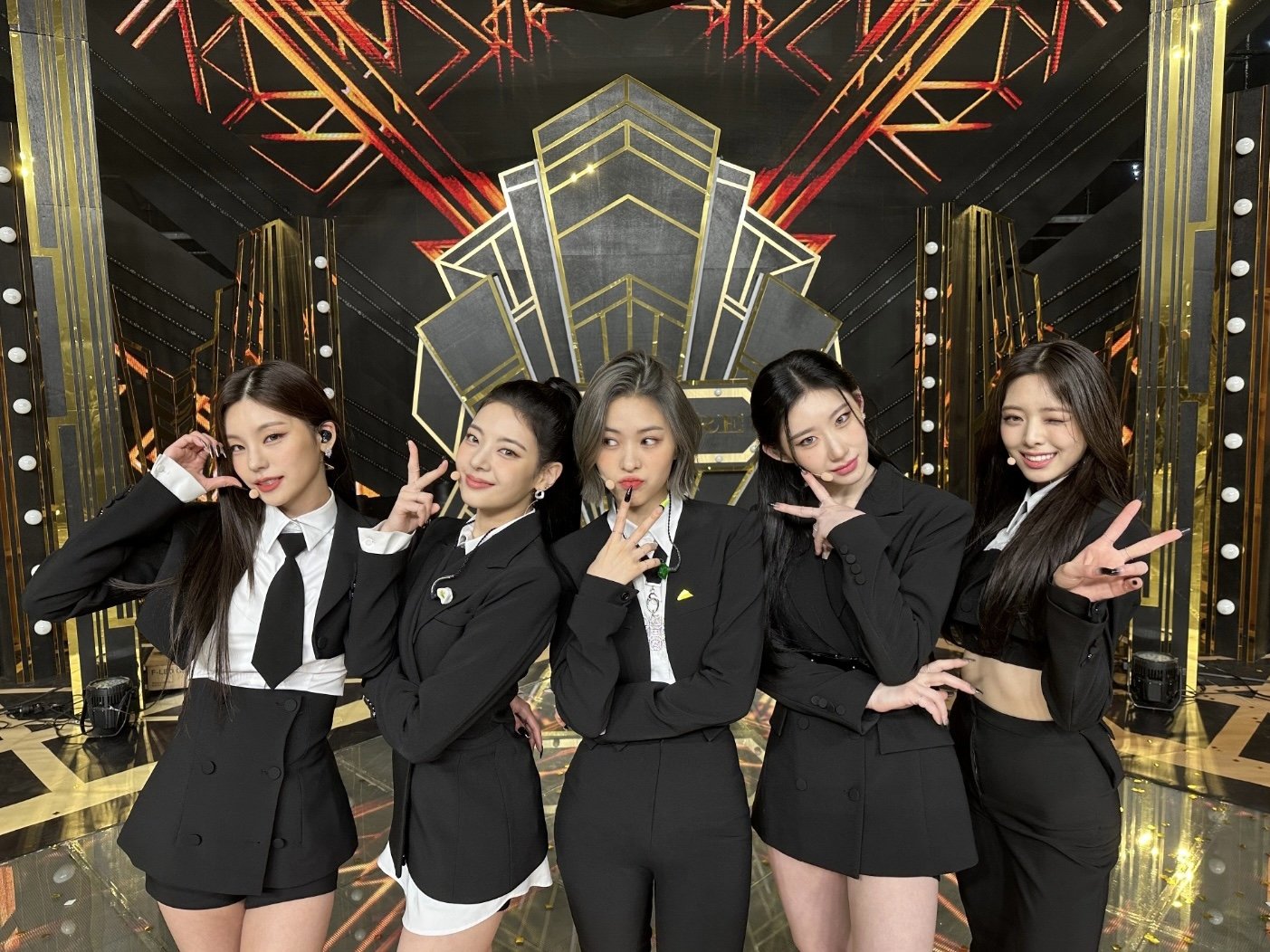 FjHrlL1aYAExmt3?format=jpg&name=large