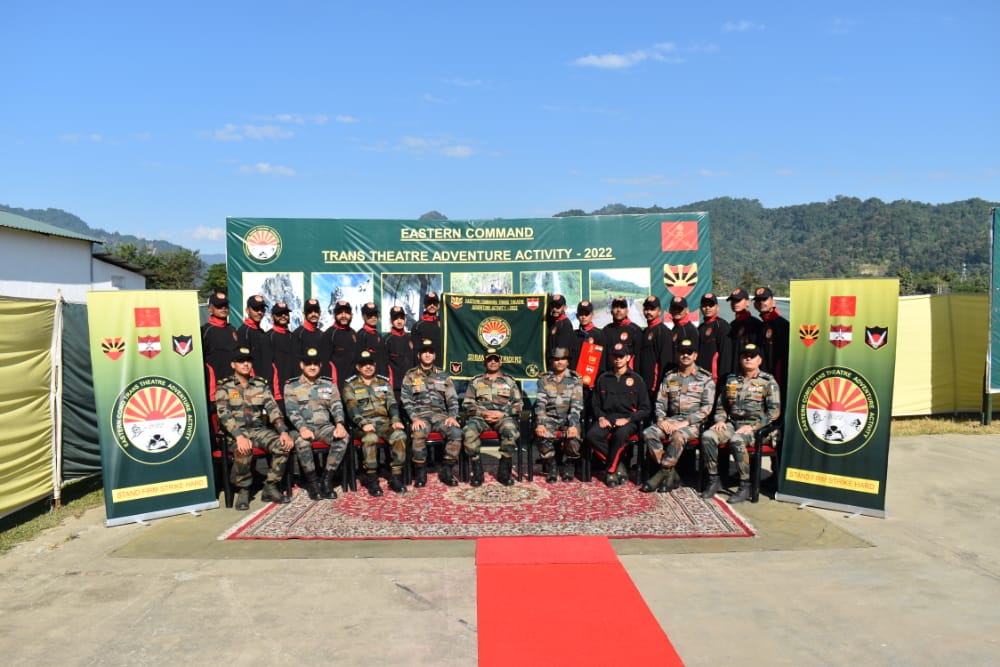 Spearcorps's tweet photo. "The World reveals itself to those who travel on foot”
Trekking team of #SpearheadDivision @SpearCorps flagged in by #GOC #SpearheadDivision after traversing 100kms over challenging terrain in rugged mountains of the land of dawn lit mountains.
#ECTTAA
@easterncomd
@adgpi https://t.co/G5j3u82ToR