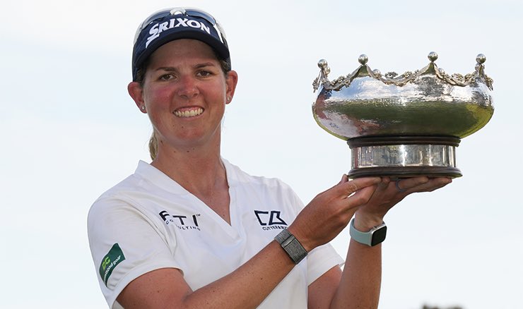 Ice in her veins 🔥

<a href="/ash_simon/">Ashleigh Buhai</a> holds on to win her maiden ISPS HANDA Australian Open crown by one shot 🏌️‍♀️🏆

Well done Ash👌

📸 - <a href="/AusOpenGolf/">Australian Open</a> 

#Cutterandbuck #WomenInGolf #ausopengolf