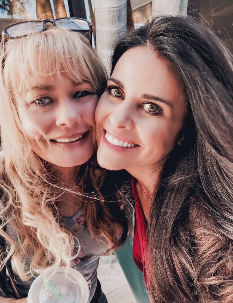 LittleEgypt's tweet image. Our sweet @glowrestling aka Babe TFD lost her battle with cancer tonight.  She was our trademark holder and responsible for the documentary that led to @GlowNetflix  .. more on her story on my FB profile. #rip #glow #gorgeousladiesofwrestling #babetfd #farmersdaughter.