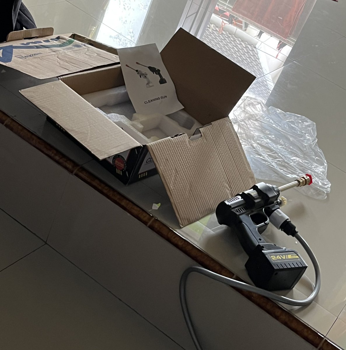 Pantes dari kemarin di uniqlo tanya terus mau dibeliin apa mau di beliin apa, ternyata ada yang beli beginian tanpa acc ibu negara 😏, dan saya menyesal kemarin tidak membeli apa” 😏 <a href="/christjoe08/">Yordan </a>