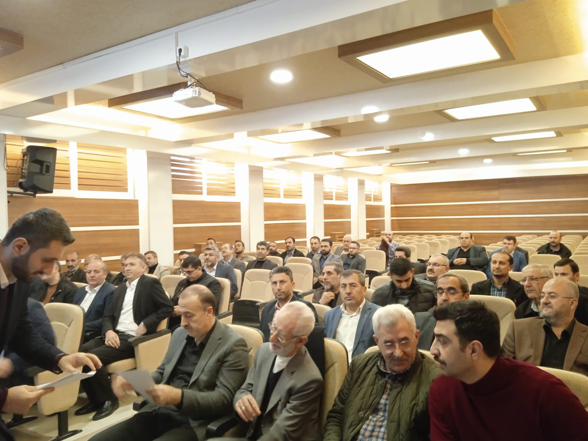 ViransehirOnder's tweet photo. ÖNDER İmam Hatipliler Derneği tarafından Adıyaman ilimizde düzenlenen bölge toplantısına Viranşehir ÖNDER olarak katılım sağladık. Toplantımızın hayırlara vesile olmasını diliyorum. @ramazan8757 @Bilalihl @onderihl https://t.co/8wZZmwUDN3