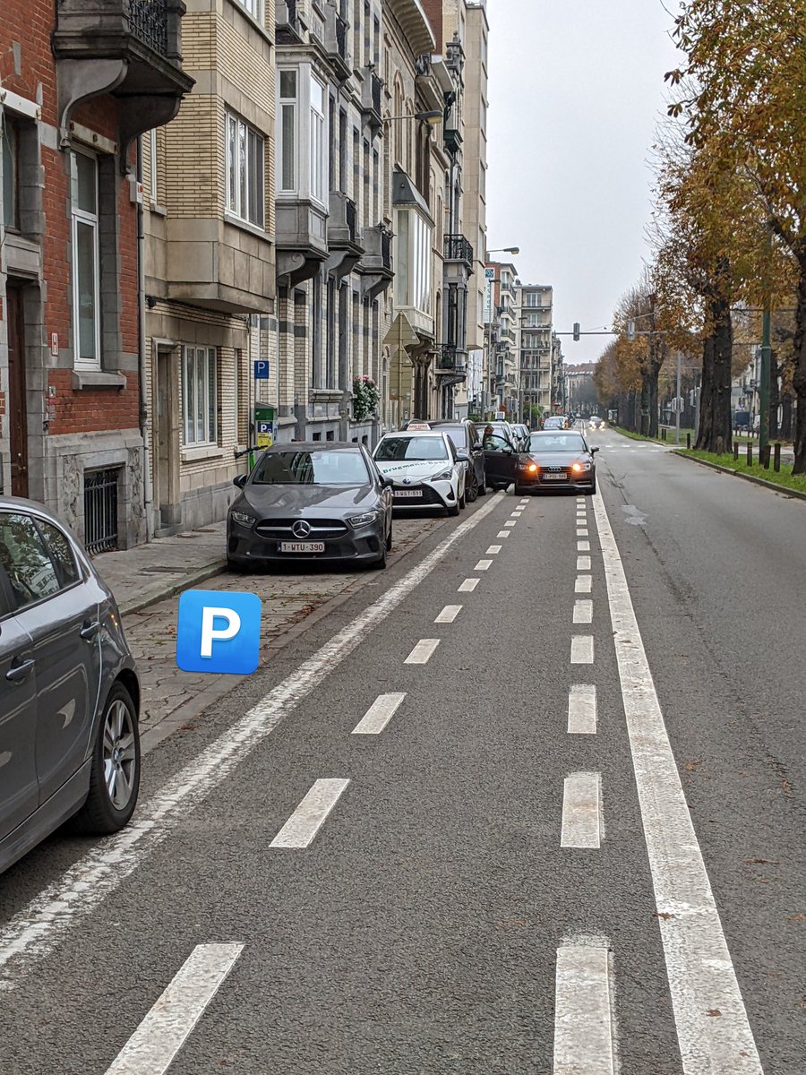 better_brussels's tweet photo. Madame la baronne aime pouvoir décharger juste en face de chez elle. Même s'il y a une place de parking à 10 mètres.

@Geeromsphil #avAlbert #1190be
@pz_zuid la brigade cycliste c'est pour quand??????
@elkevdbrandt 

@fietsinbrussel @velodossier @Jan_Szcz https://t.co/UkwVSwOxsG